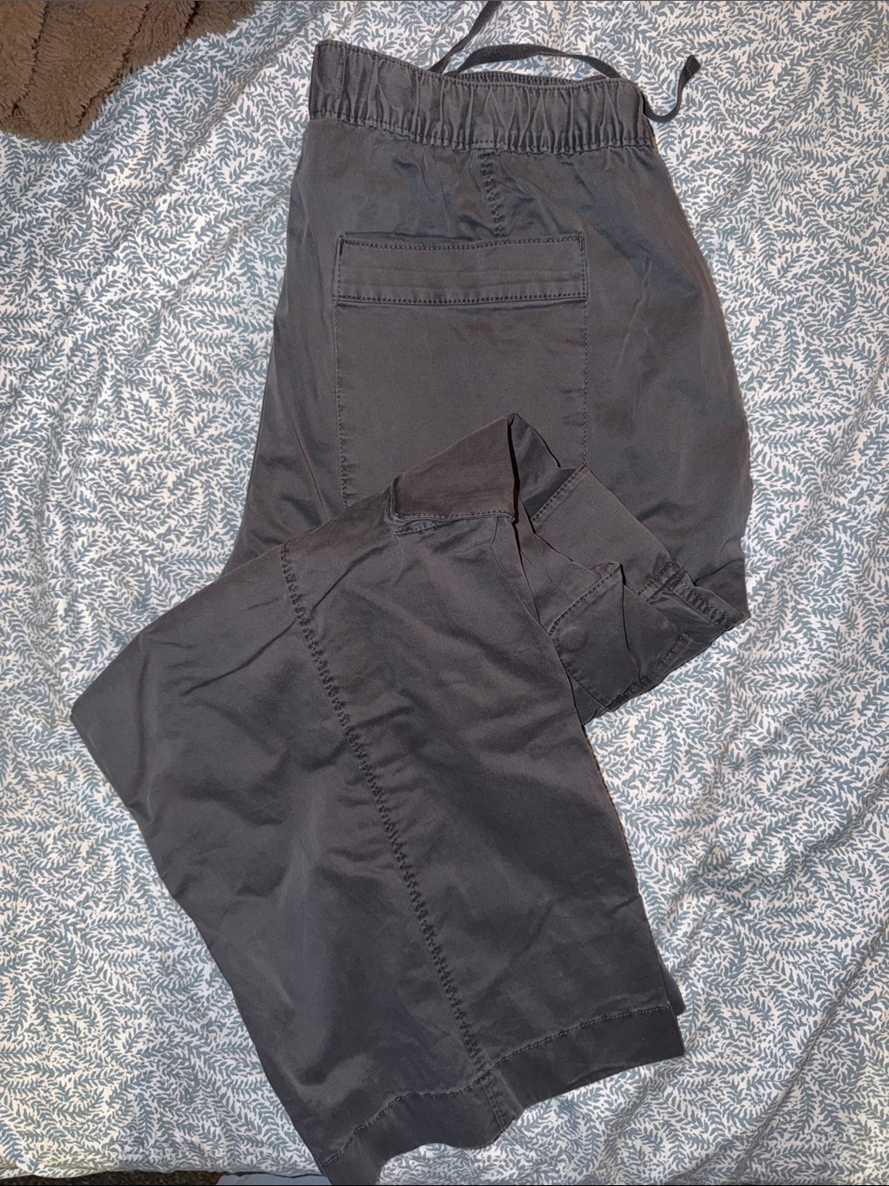 Woman’s Black Elastic Waist Casual Pants